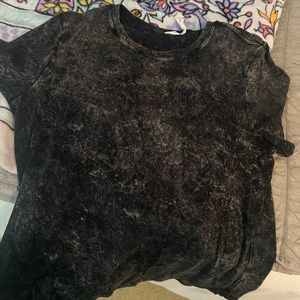 Size 8 lulu tee